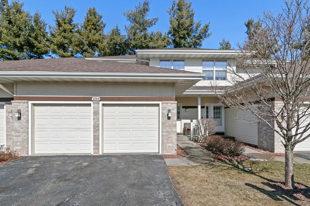 694 Clardell Drive, Sun Prairie