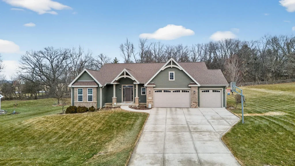 3092 Parker Pass, Bristol