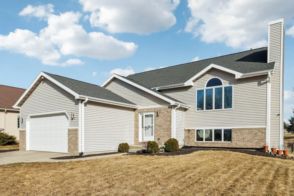 810 N Parkview Street, Cottage Grove