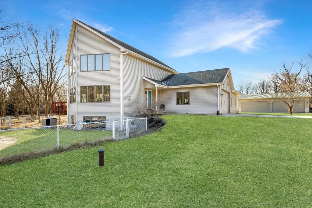 4805 Schneider Drive, Fitchburg