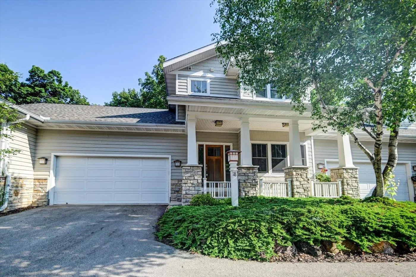 Photo of Listing #2017026