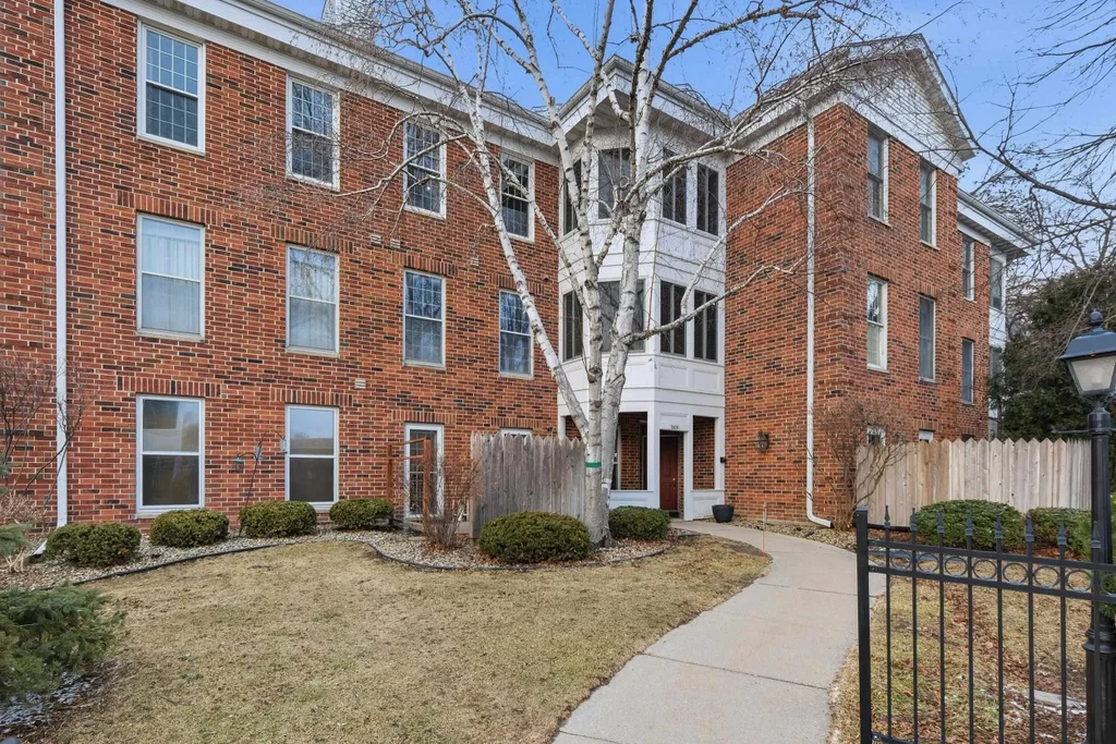 #3 - 2820 Marshall Court, Shorewood Hills