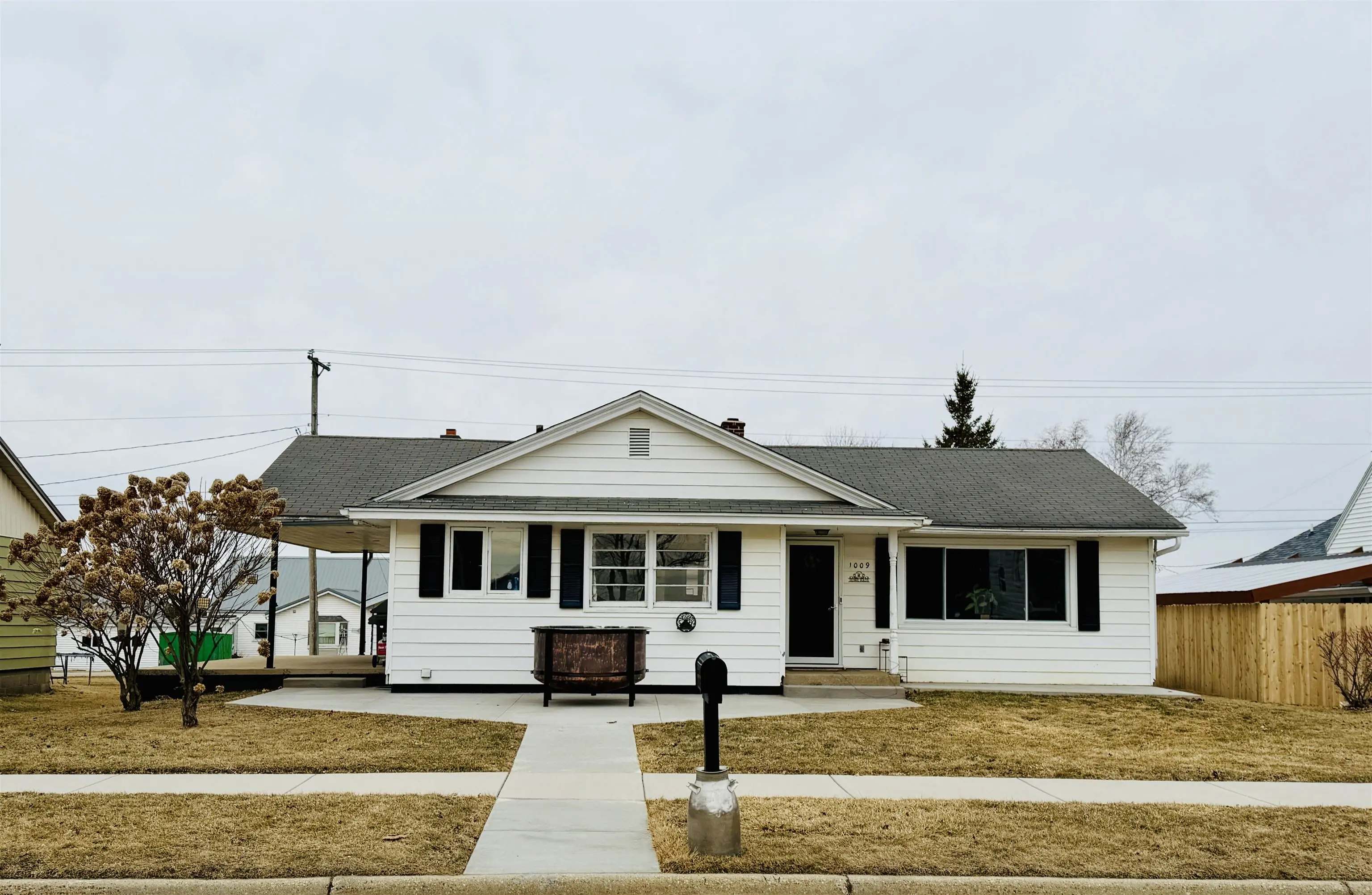 Photo of Listing #2017098