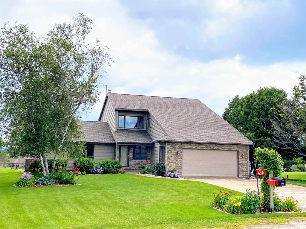60439 Fairway Court, Prairie Du Chien