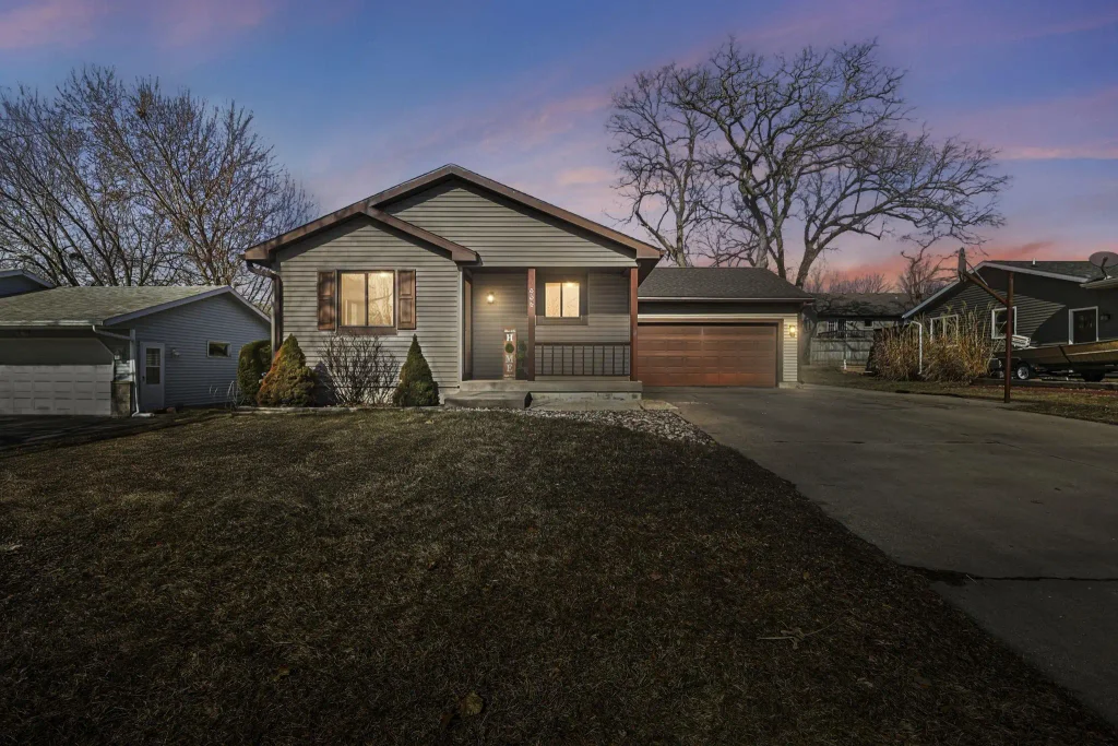 305 Meadow Lane, Poynette