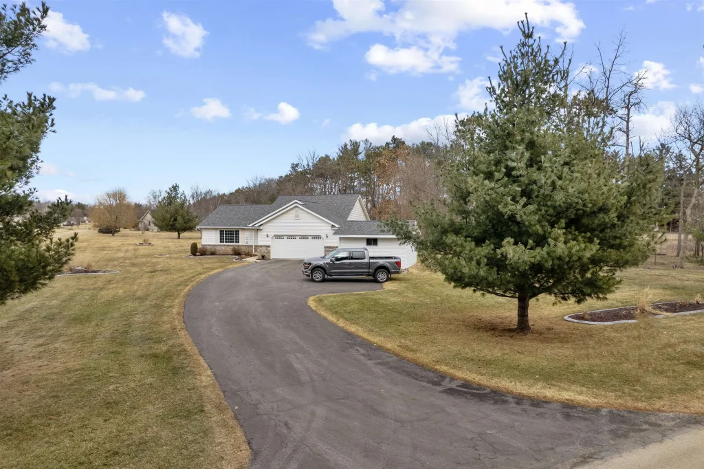 W966 North Drive, Decatur