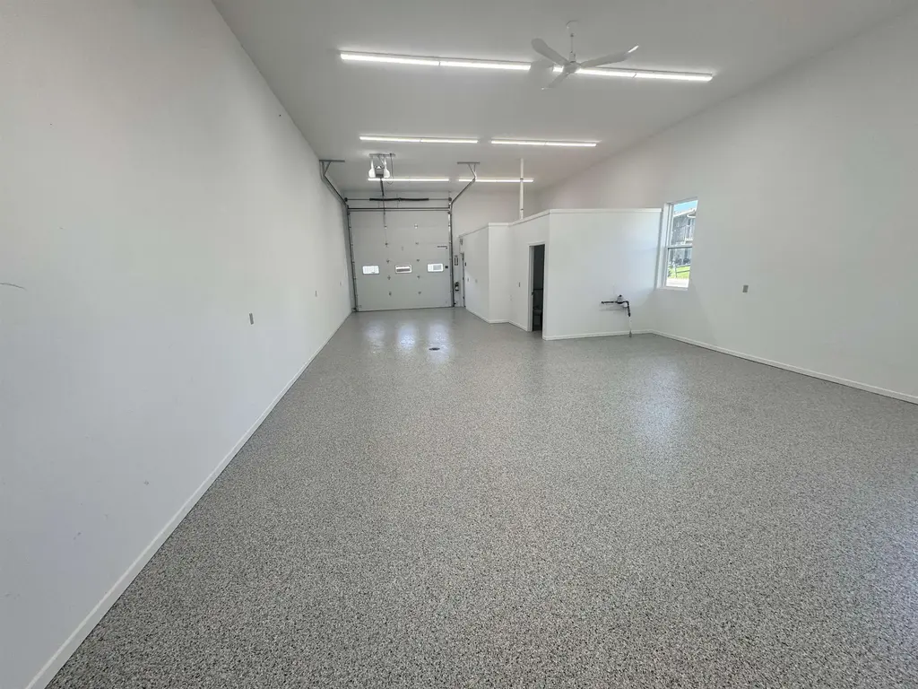 #101 - 6580 Lake Road, Windsor