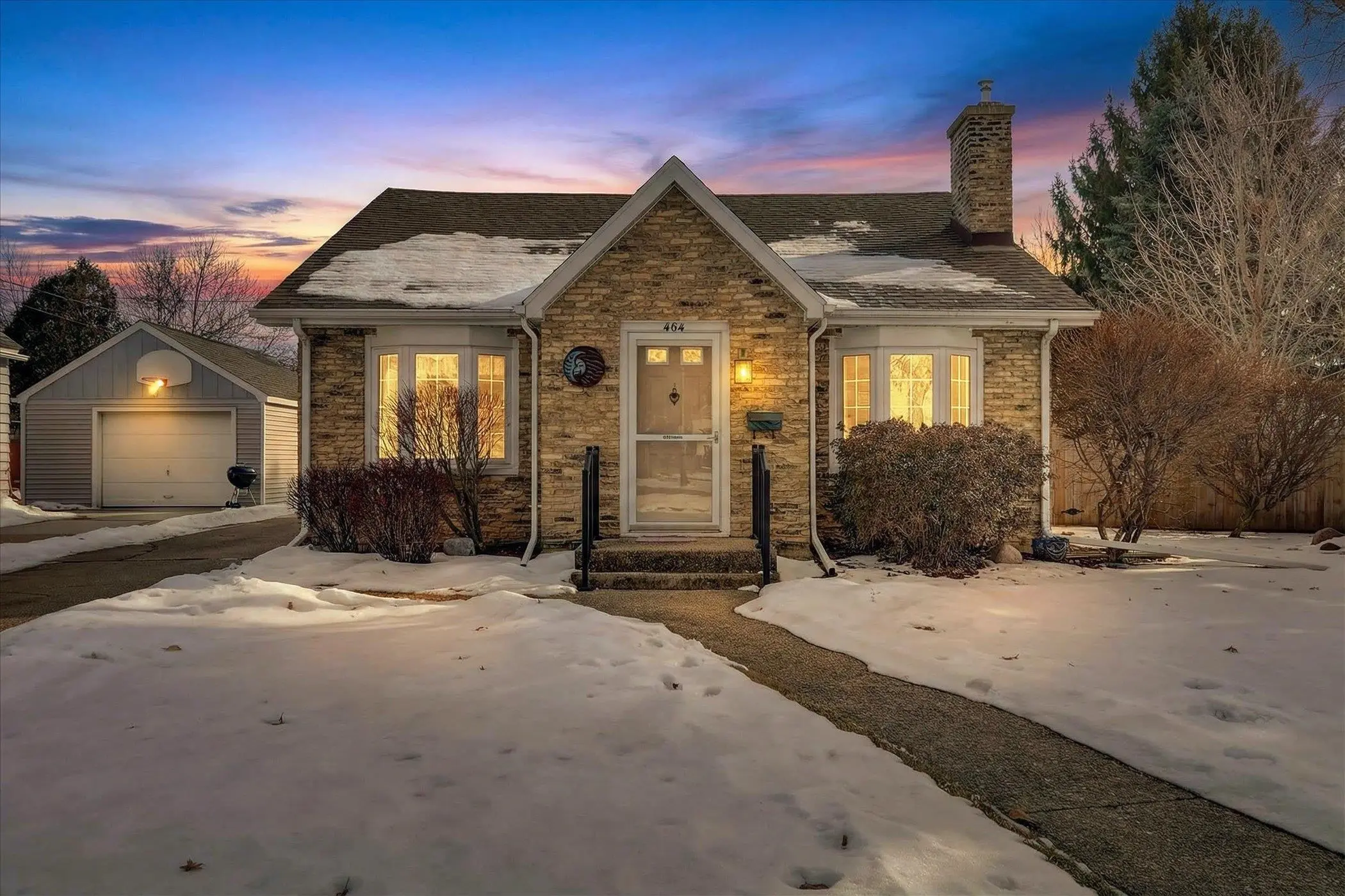 Photo of Listing #2017405