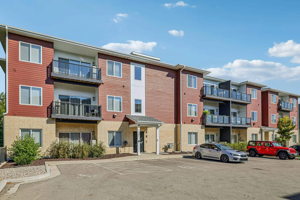 #209 - 1601 N Windsor Avenue, Cottage Grove