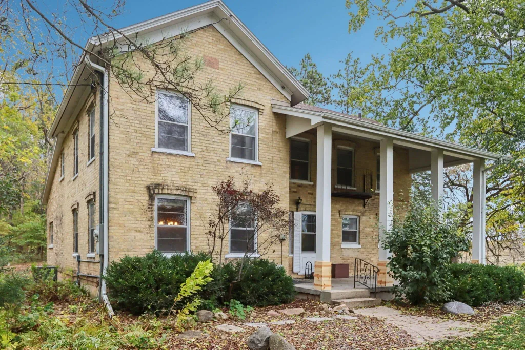 206 Canal Road, Medina