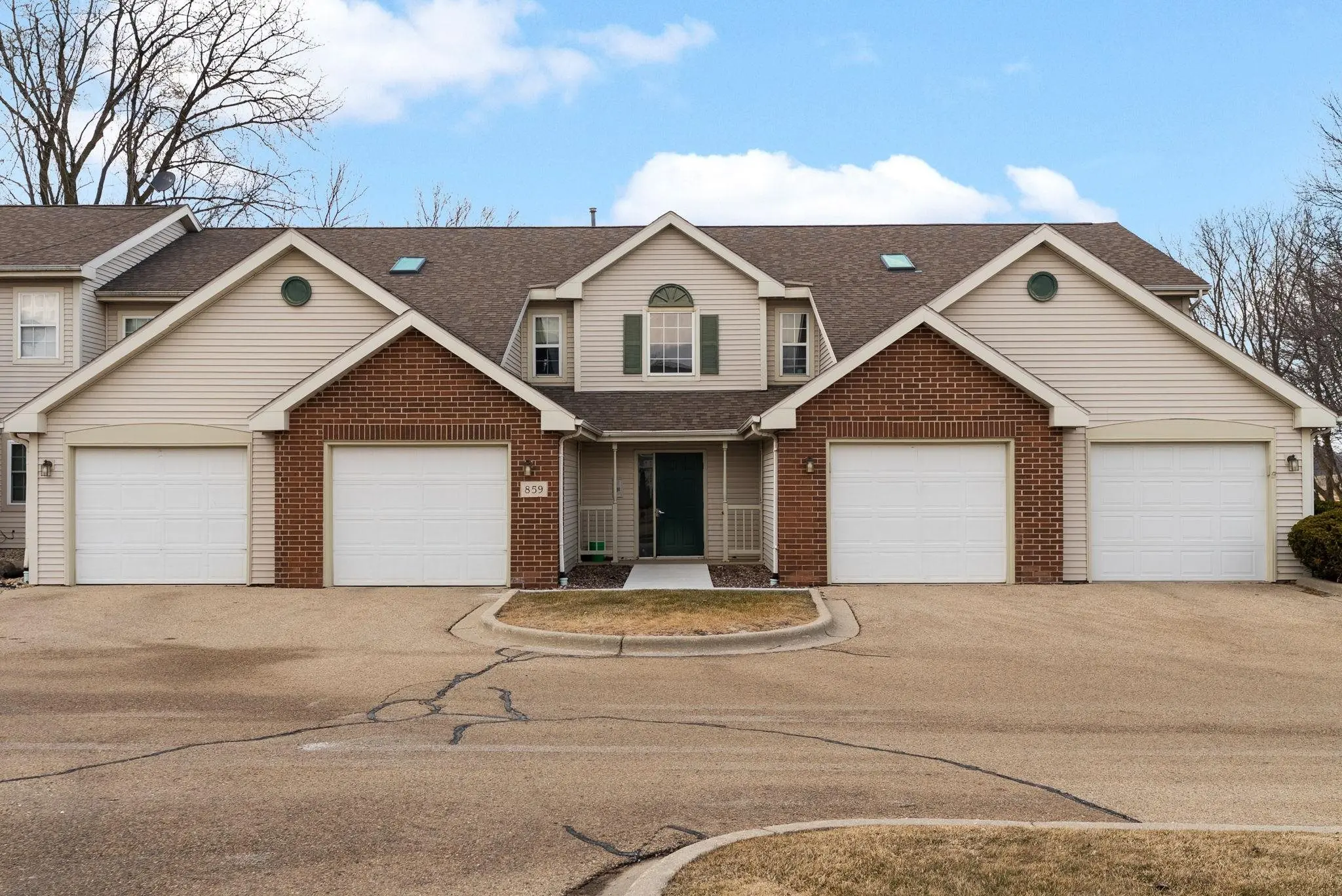 Photo of Listing #2017547