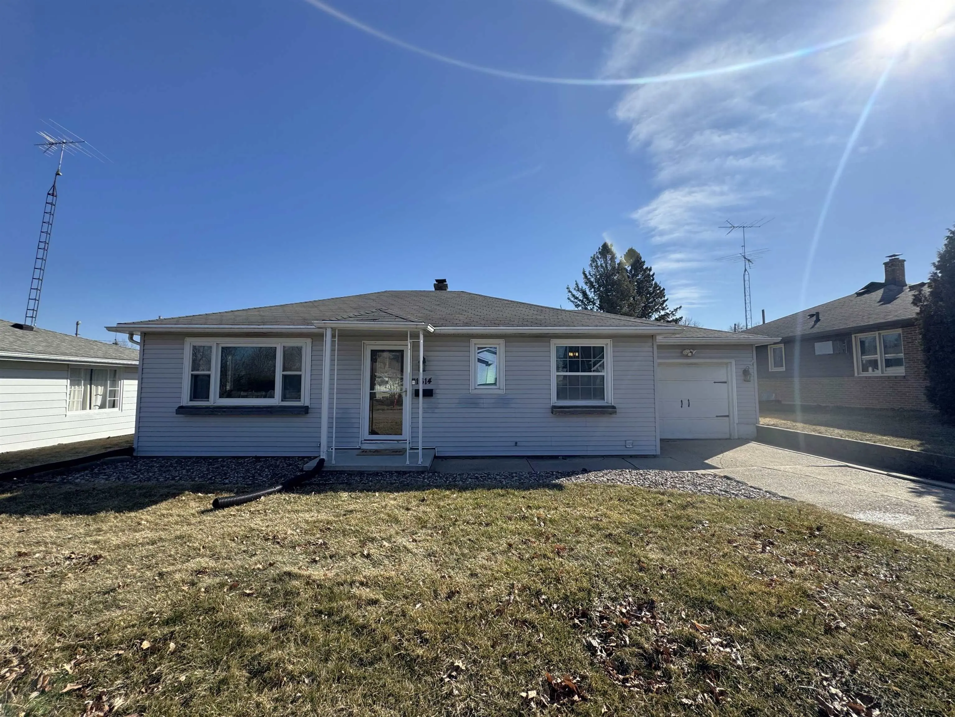 Photo of Listing #2017552