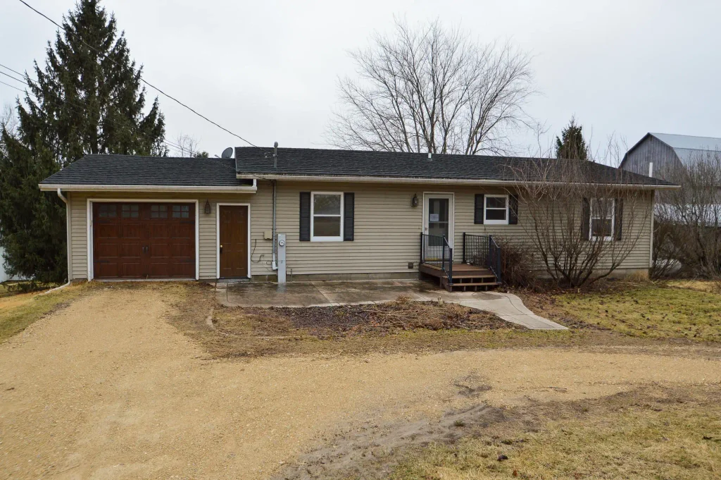 11709 County Rd Vv, Cassville