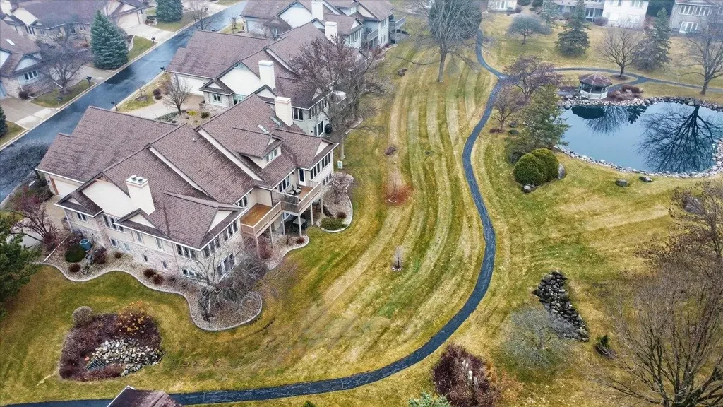 2999 Woods Edge Way, Fitchburg