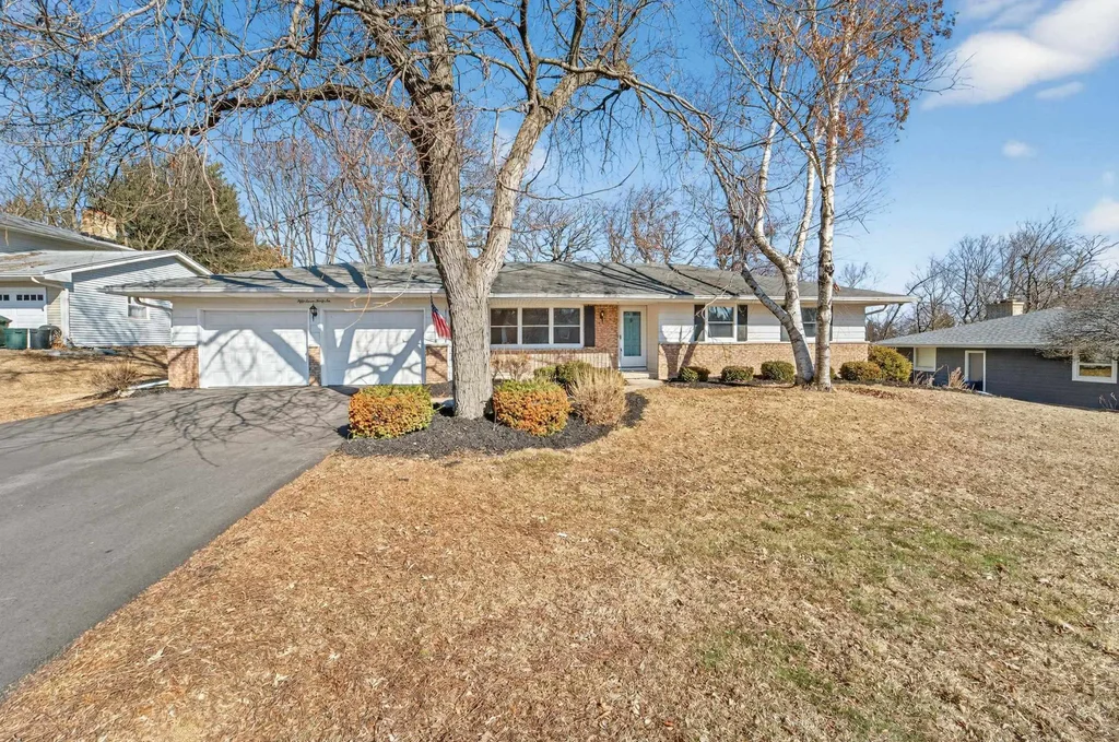 5736 Pembroke Drive, Fitchburg