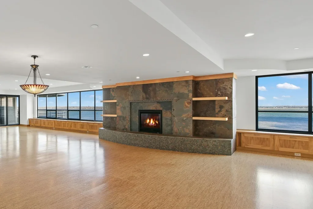 #510/511 - 137 E Wilson Street, Madison