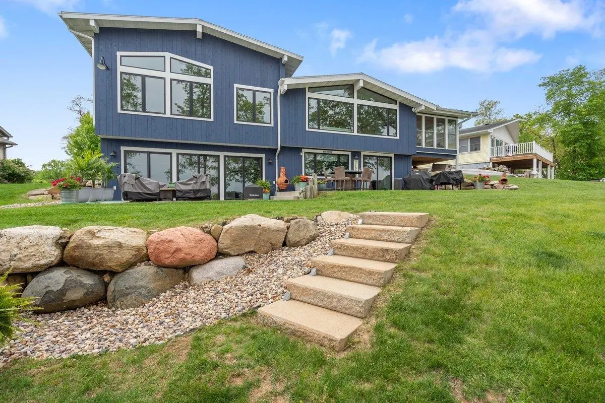 Photo of Listing #2017991