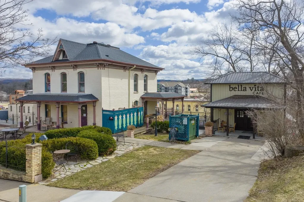 138 1st Street, Baraboo