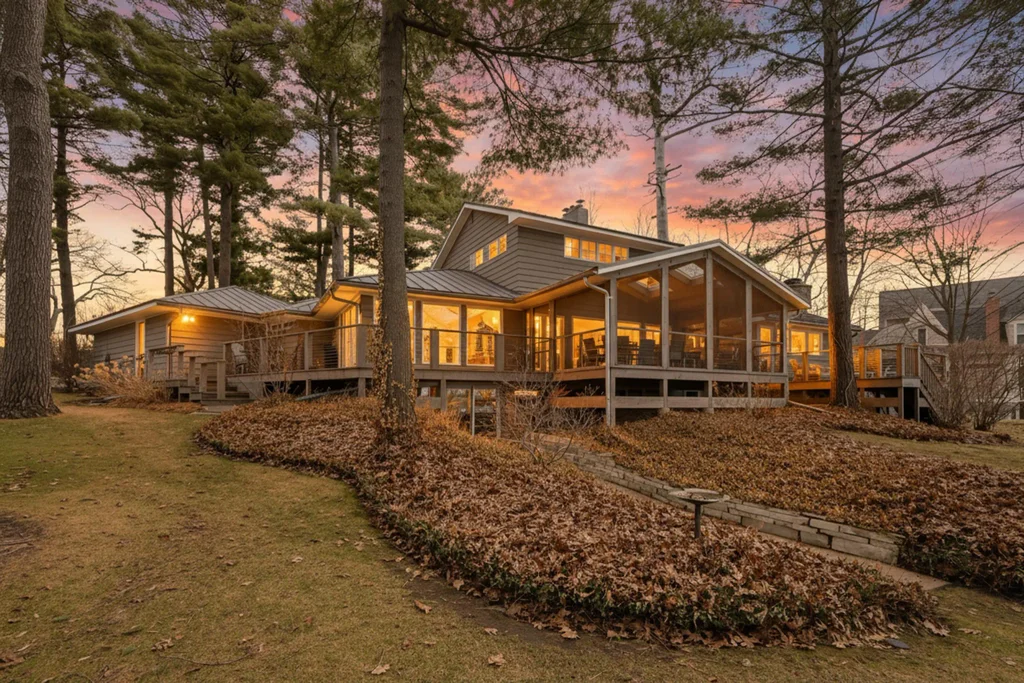 513 Greenway Avenue, Green Lake