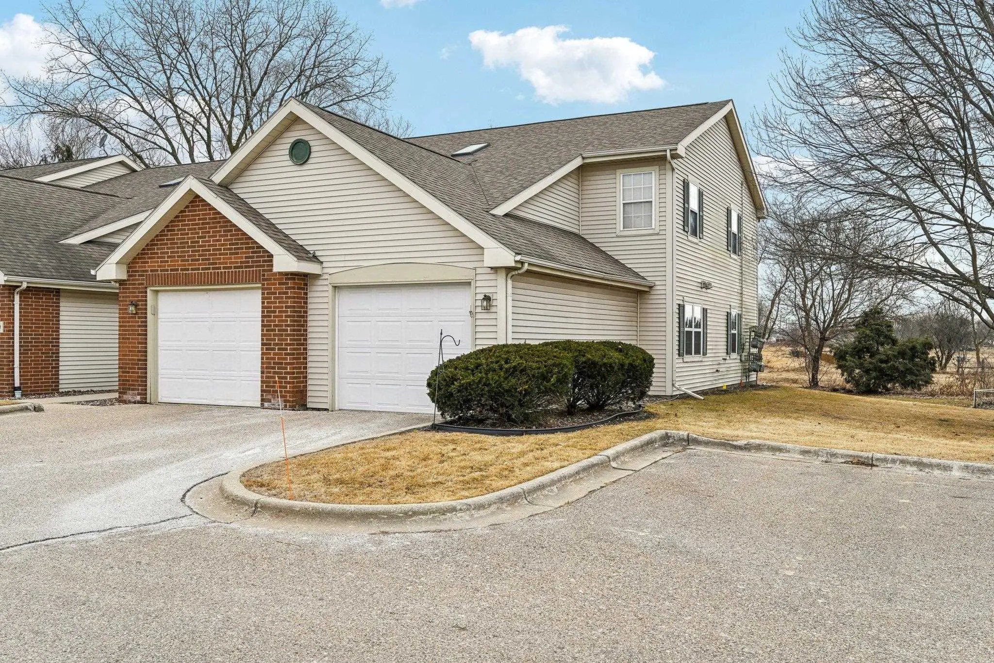 Photo of Listing #2018124