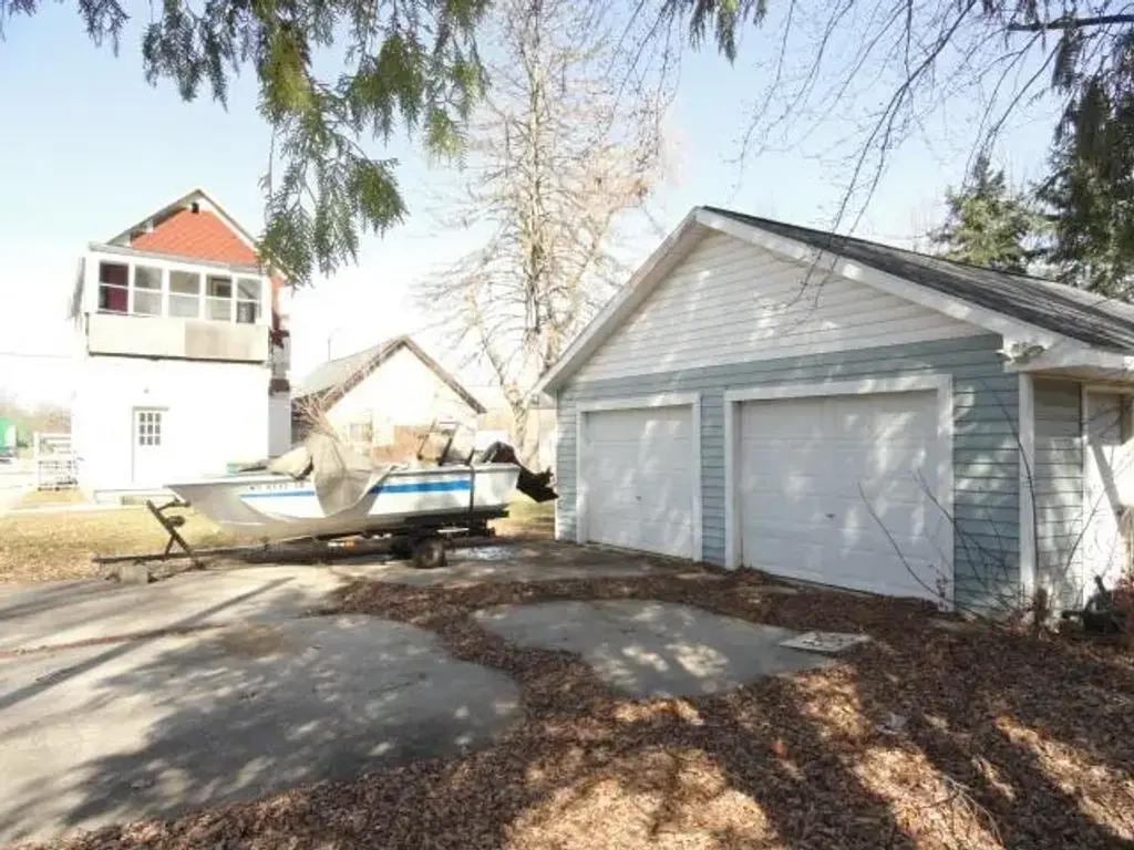 302 W Division St, Fond Du Lac
