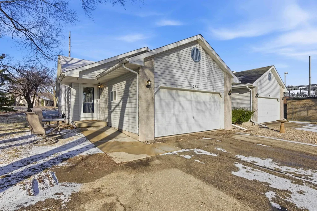 735 Athletic Way, Sun Prairie