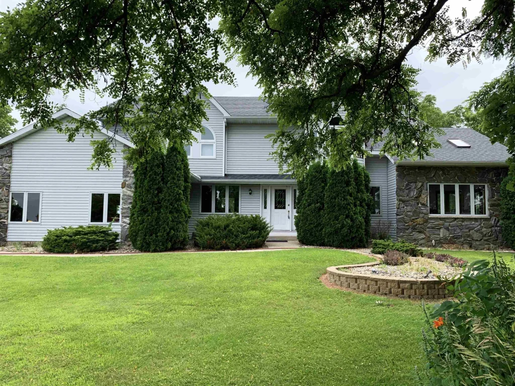 W11380 Ninabuck Road, Elba