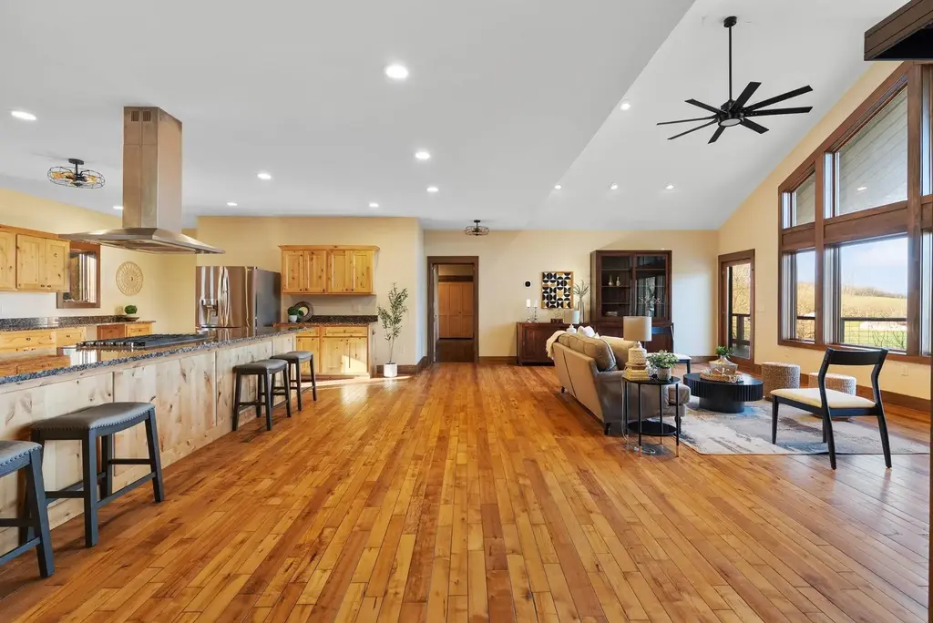 8044 Lueth Road, Roxbury