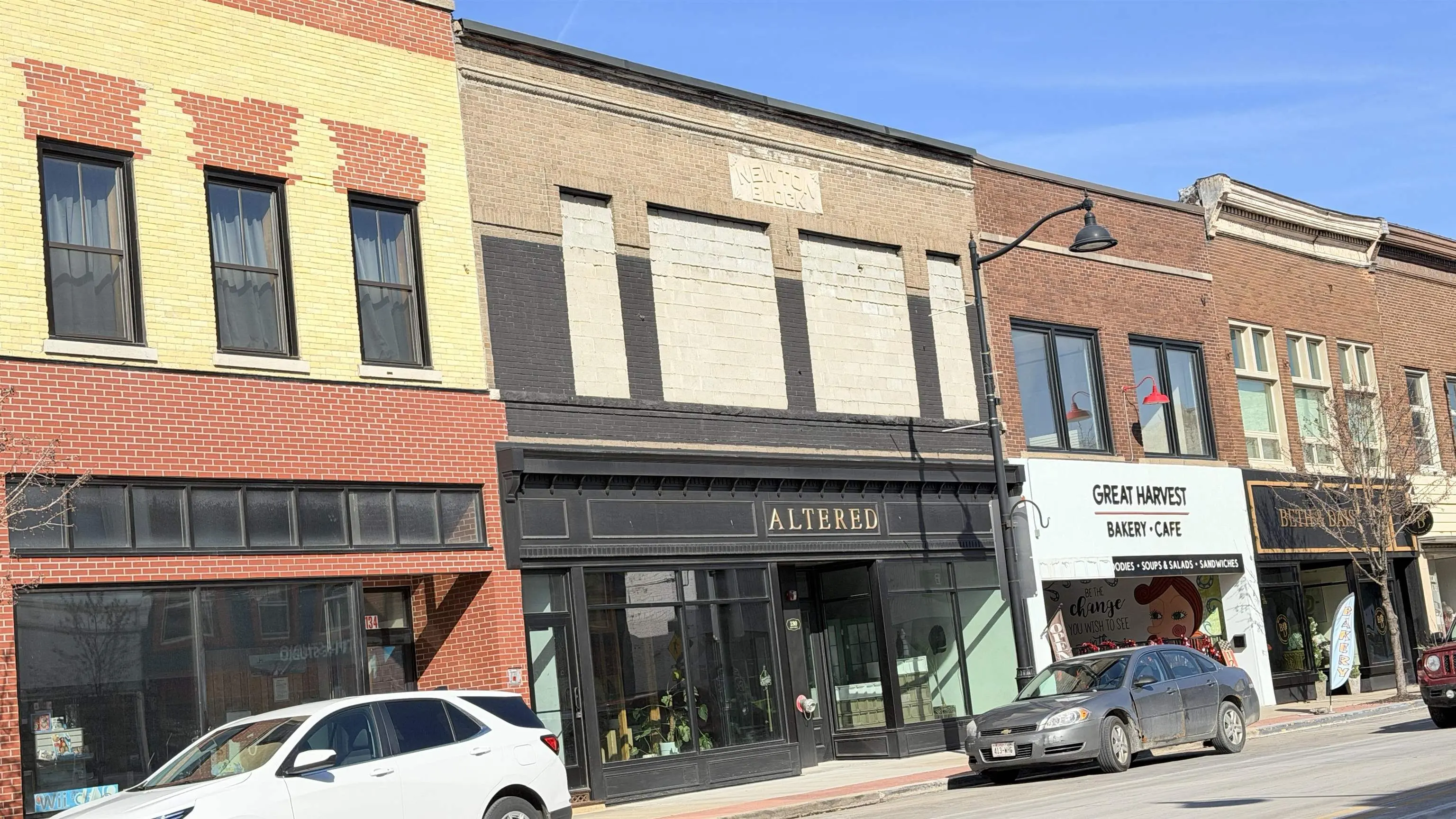 #130b - 128 - 130 Front Street, Beaver Dam