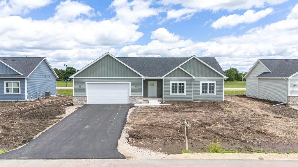 1744 E Kyle Circle, Beloit