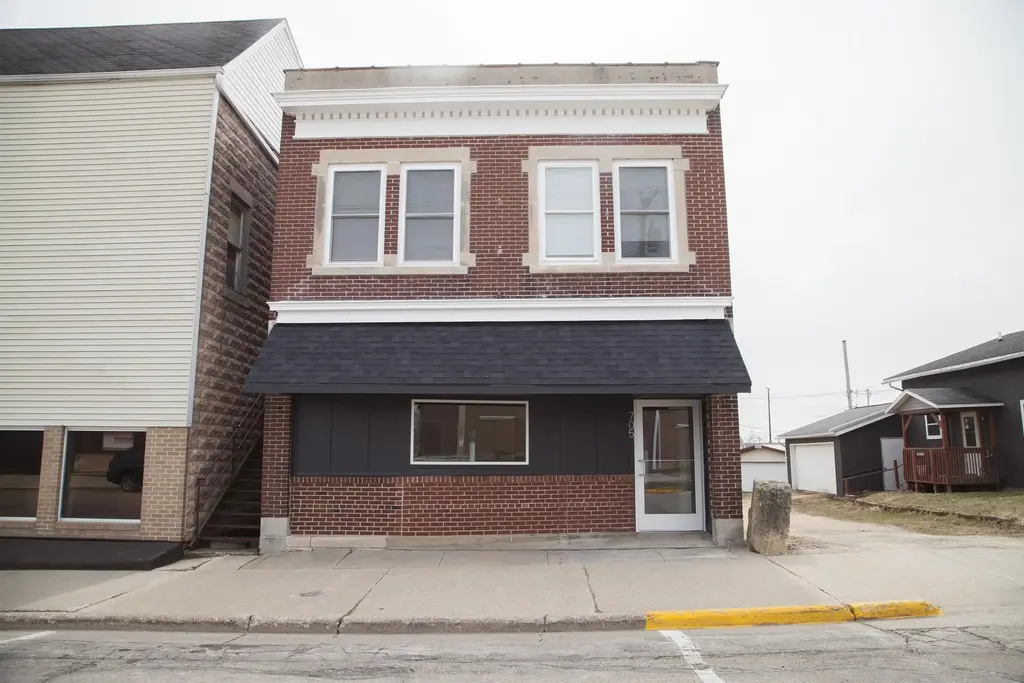 705 Main Street, Ridgeway