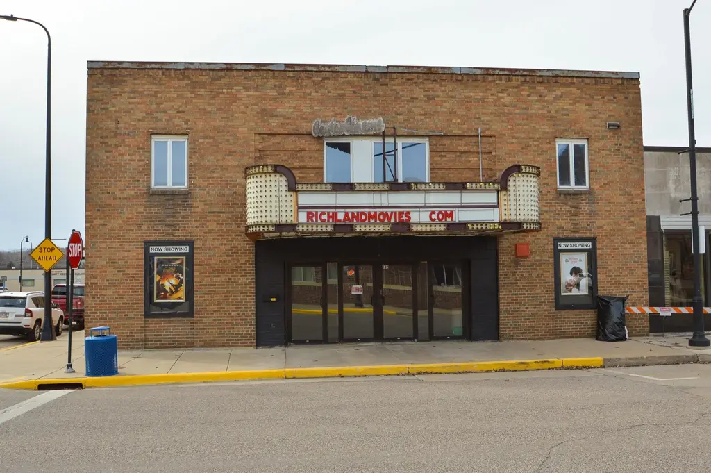 192 S Central Avenue, Richland Center