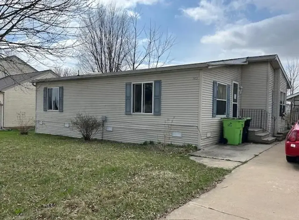 103 Frank Court, Fox Lake