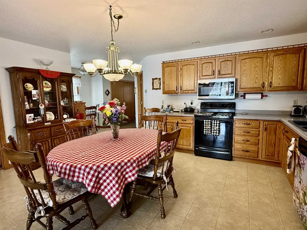 19320 Highway 21, Tomah - MLS #2021061 - LakePlace.com