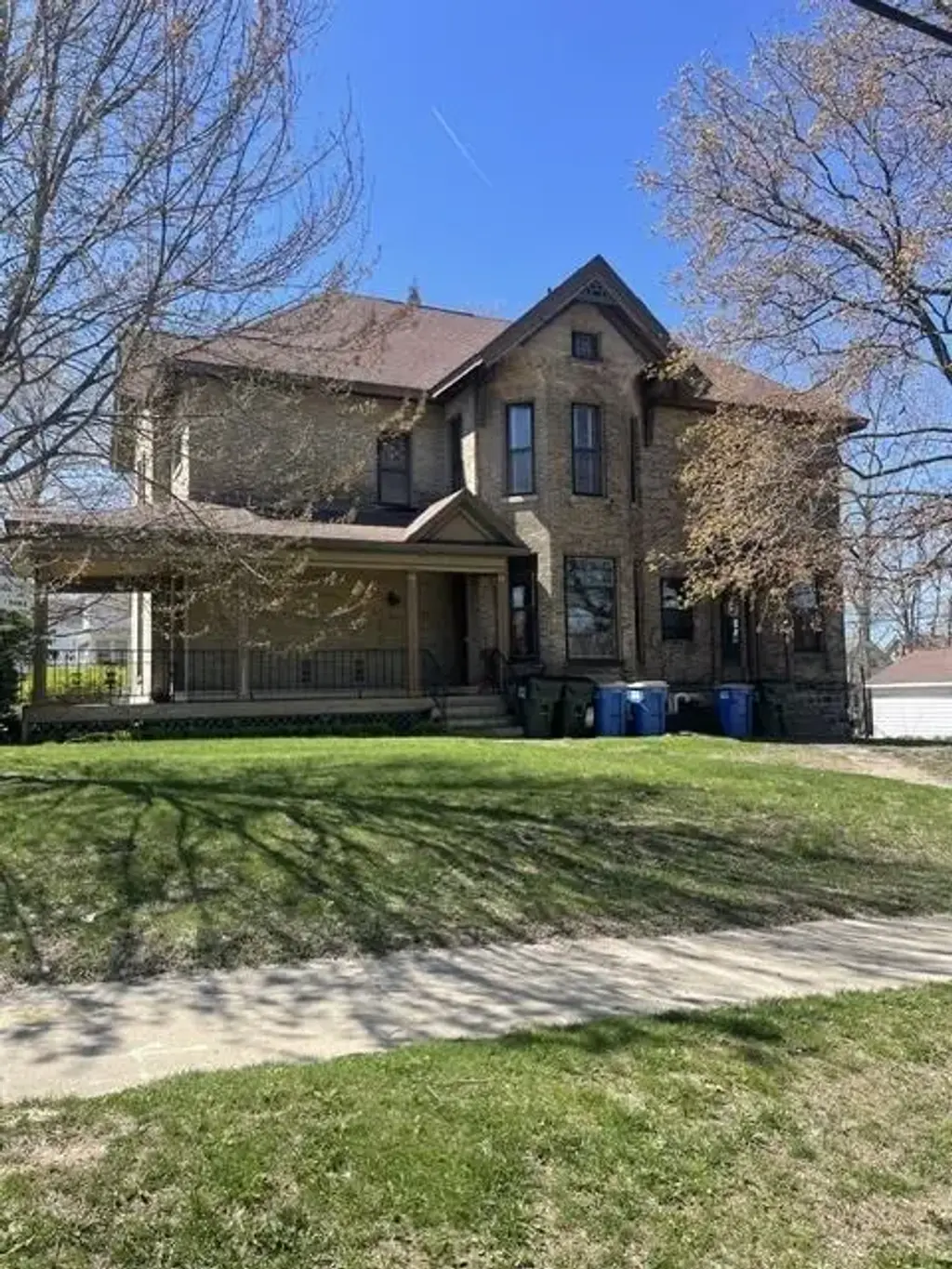 219 E Conant Street, Portage