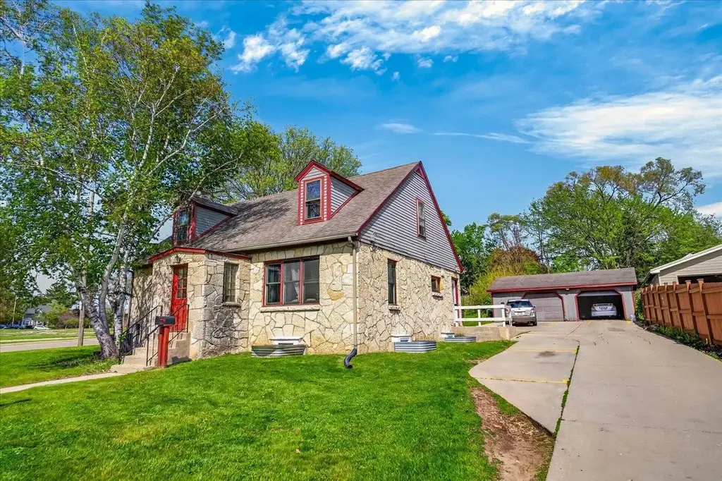 203 S Whiton Street, Whitewater