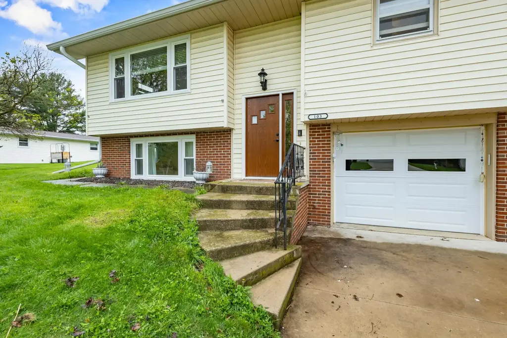 103 Moorland Drive, Markesan