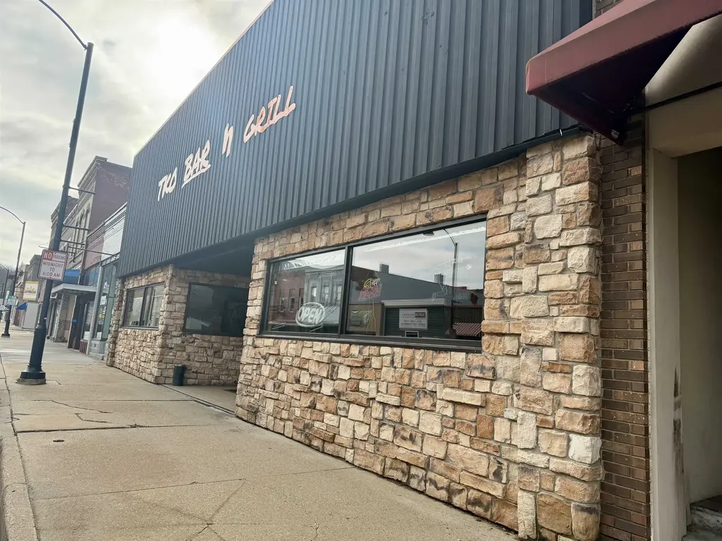 165 W Court Street, Richland Center