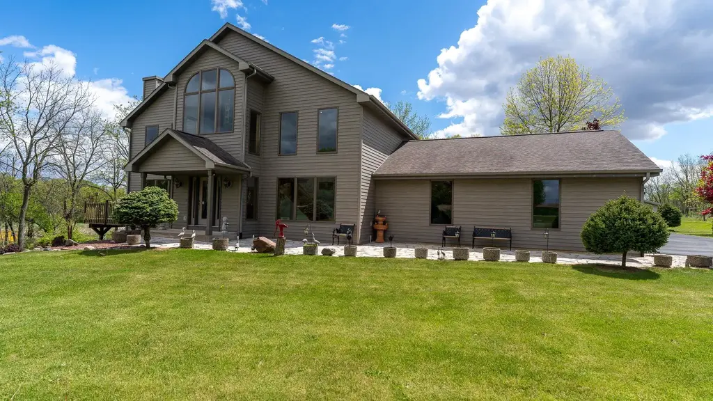 775 County Road A, Albion