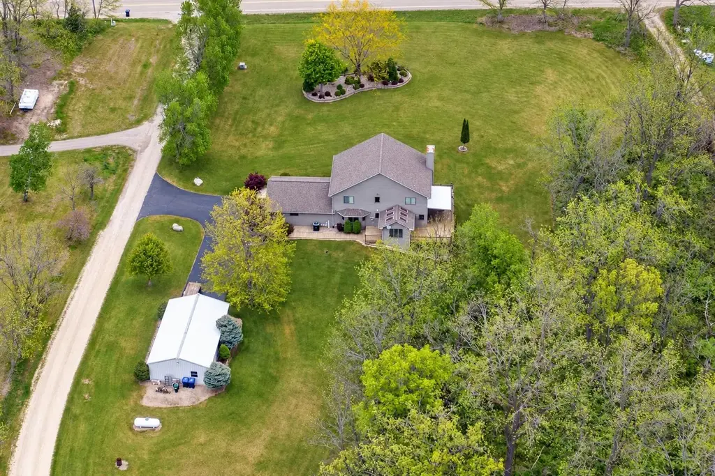 775 County Road A, Albion
