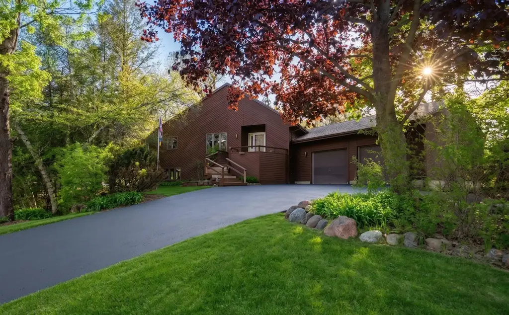 1815 Royal Oaks Drive, Janesville