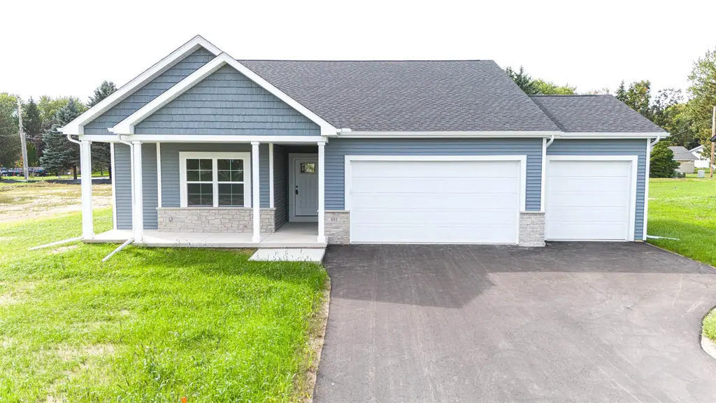 405 Ridge Court, Orfordville