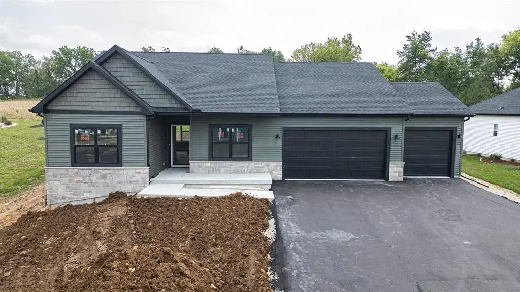 407 Ridge Court, Orfordville
