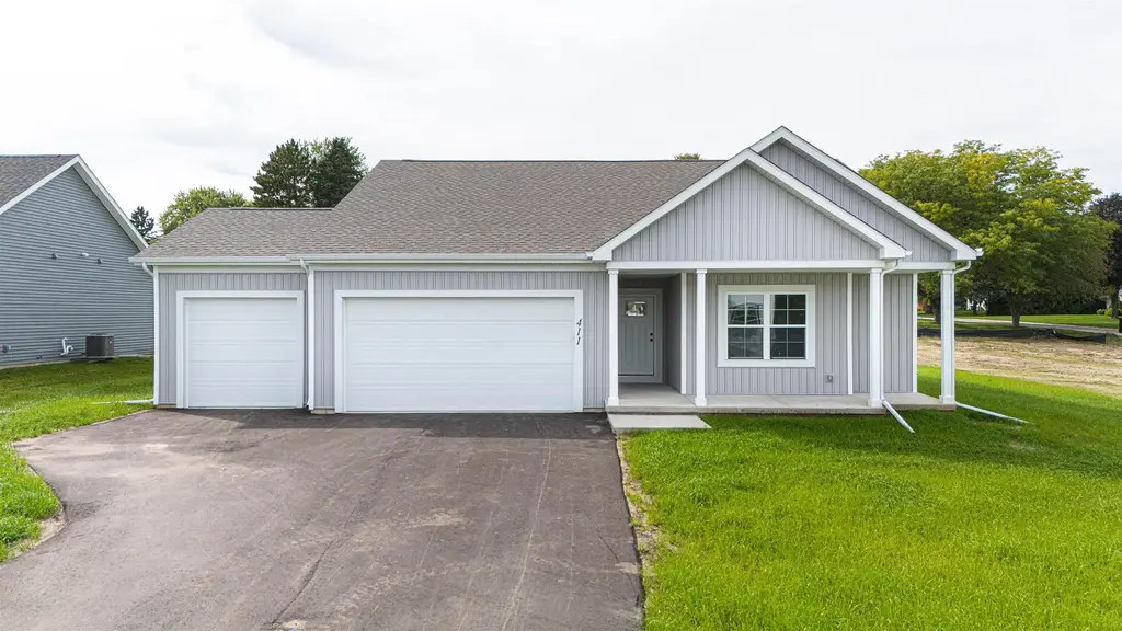 411 Ridge Court, Orfordville
