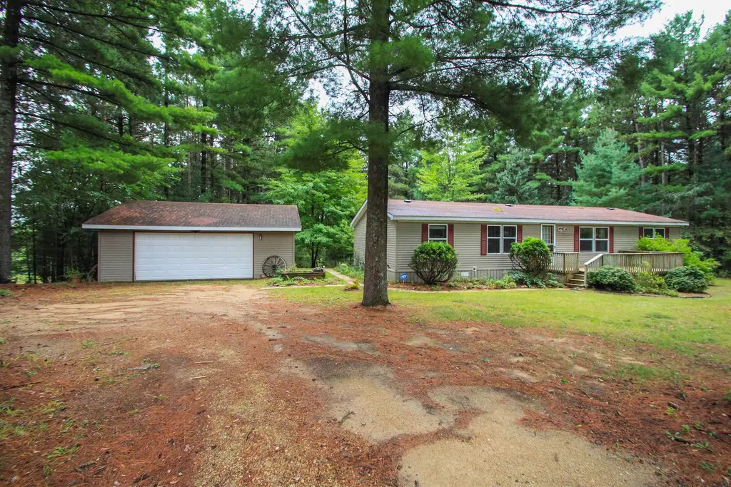 W3959 Elk Avenue, Shields