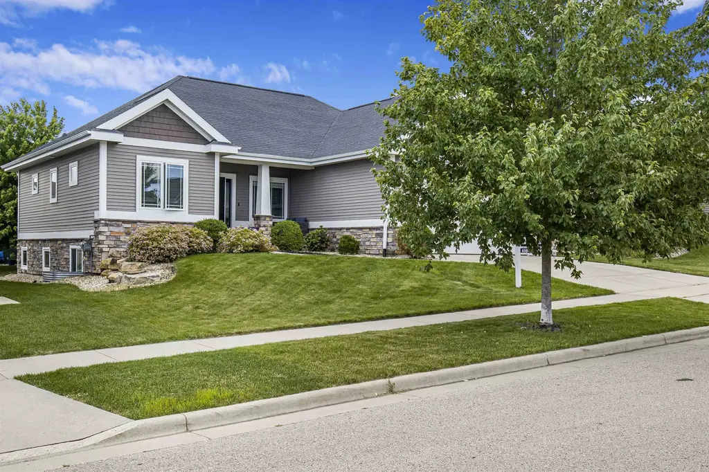 1009 Tara Lane, Waunakee