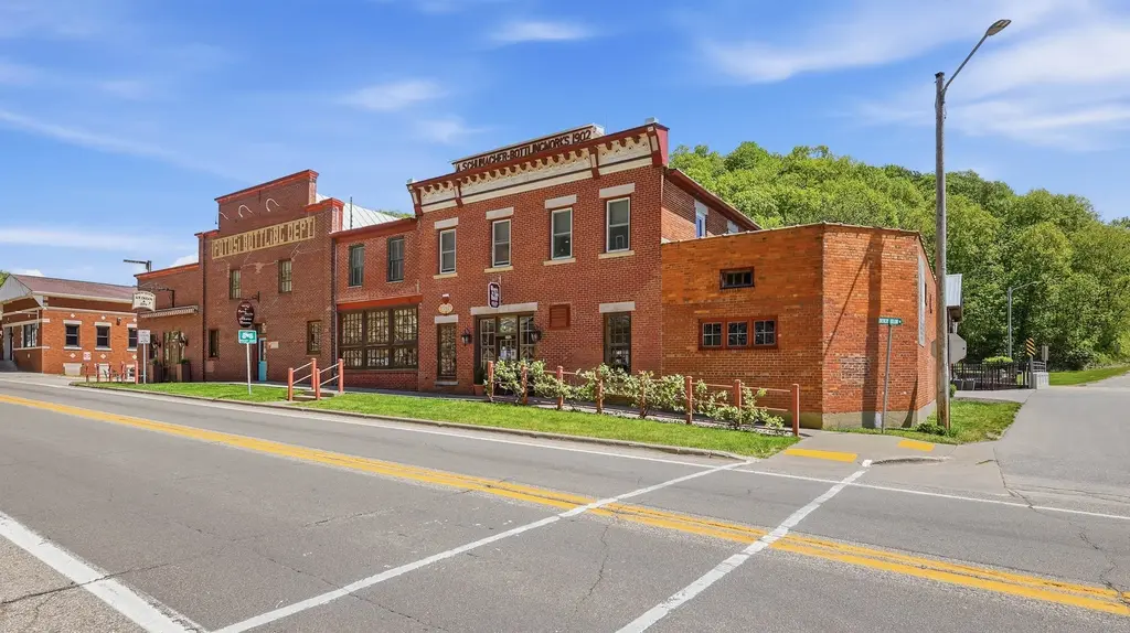 196 S Main Street, Potosi