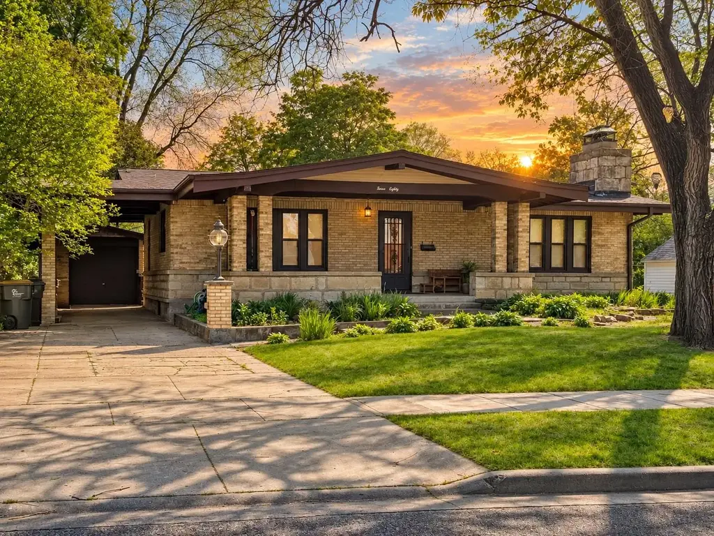 780 S Beaumont Road, Prairie du Chien