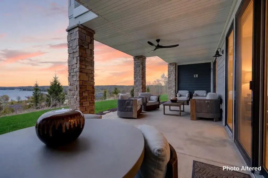 #102/402 - 10609 Shore View Place, Sister Bay