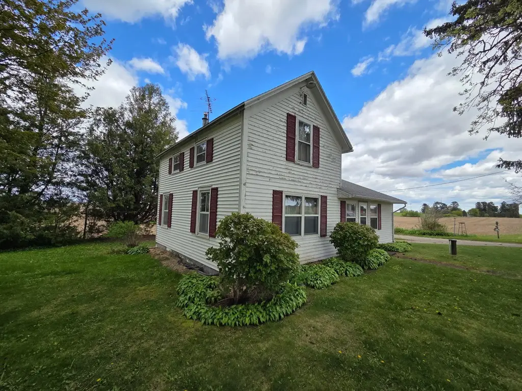W3874 Vaughn Road, Scott